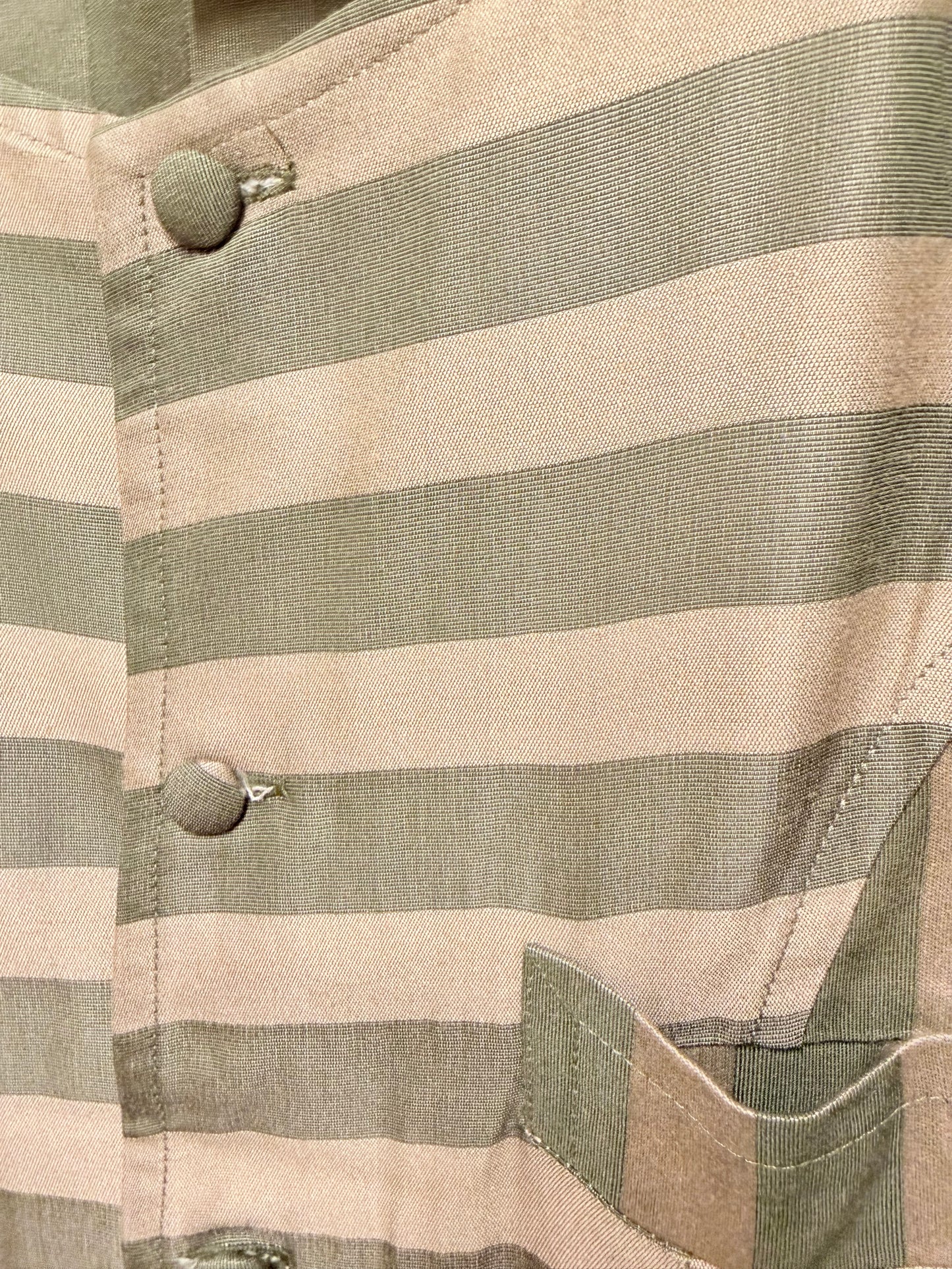 🆕Vintage topp/kjole fra nedlagt butikk. 100% bomull. Beige/grønne striper. Kan brukes som kort kjole eller lang topp