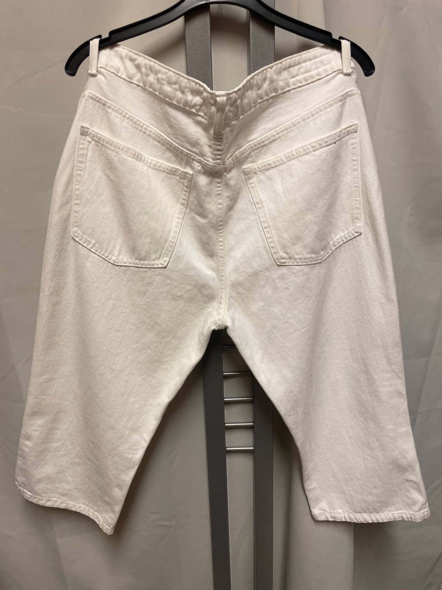 ♻️ hvit capri kortbukse fra Zara strl 44. Jeansstoff
