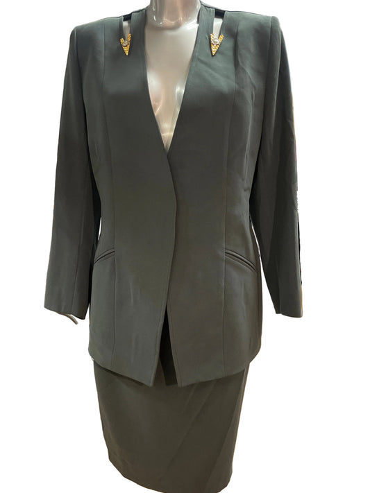 🆕Ubrukt klassisk Vintage drakt str 42. kun 1 igjen! Tilstand: Ny, med merkelappen på!