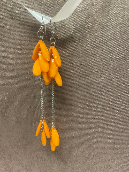 🆕Håndlaget sølvfarget oransje farget øredobber- Tilstand: Nye, ubrukte!