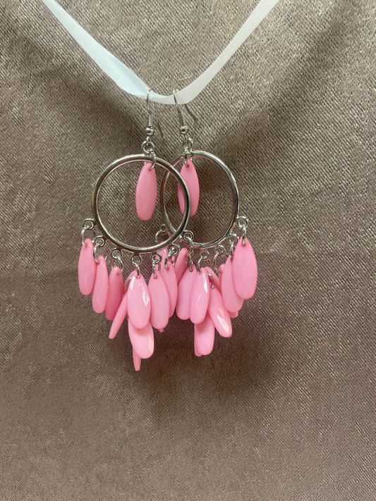 🆕Håndlaget sølvfarget/rosa farget øredobber- Tilstand: Nye, ubrukte!