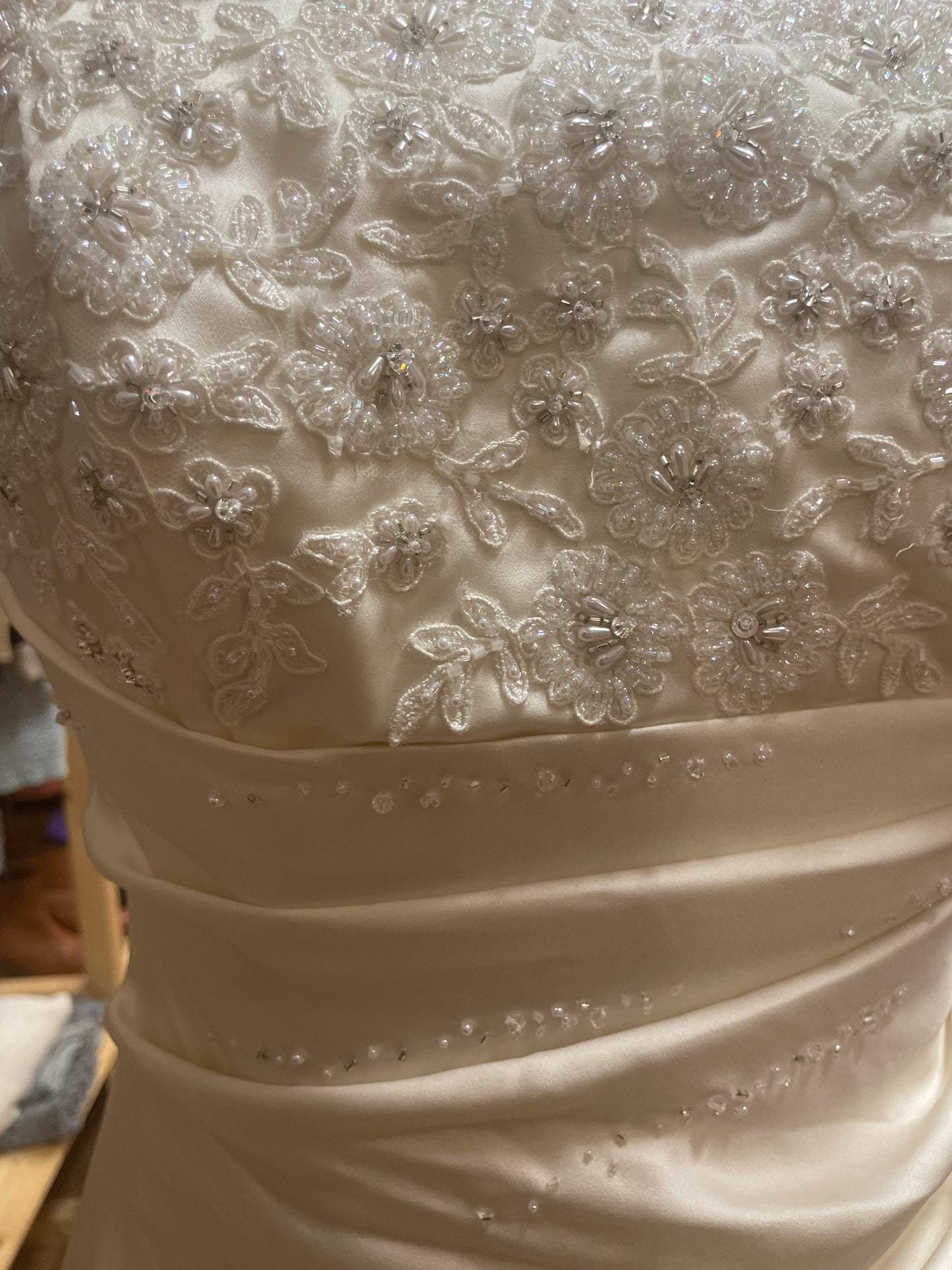 🆕Ubrukt Brudekjole fra Venus str 44. Tilstand: Ny, med merkelappen på!