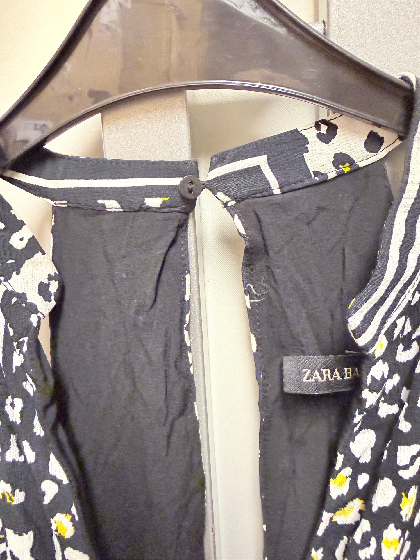 ♻️Zara sommer onepiece med shorts. Svart mønstret Strl S. Tilstand: fin, ingen hull eller nupper