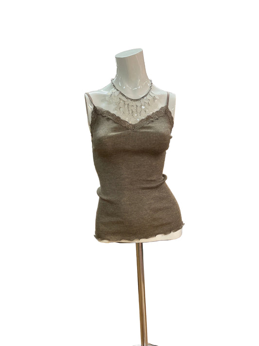 🆕Ubrukt Ull/silke topp i str S,M og L. Tilstand: Ny, med merkelappen på!