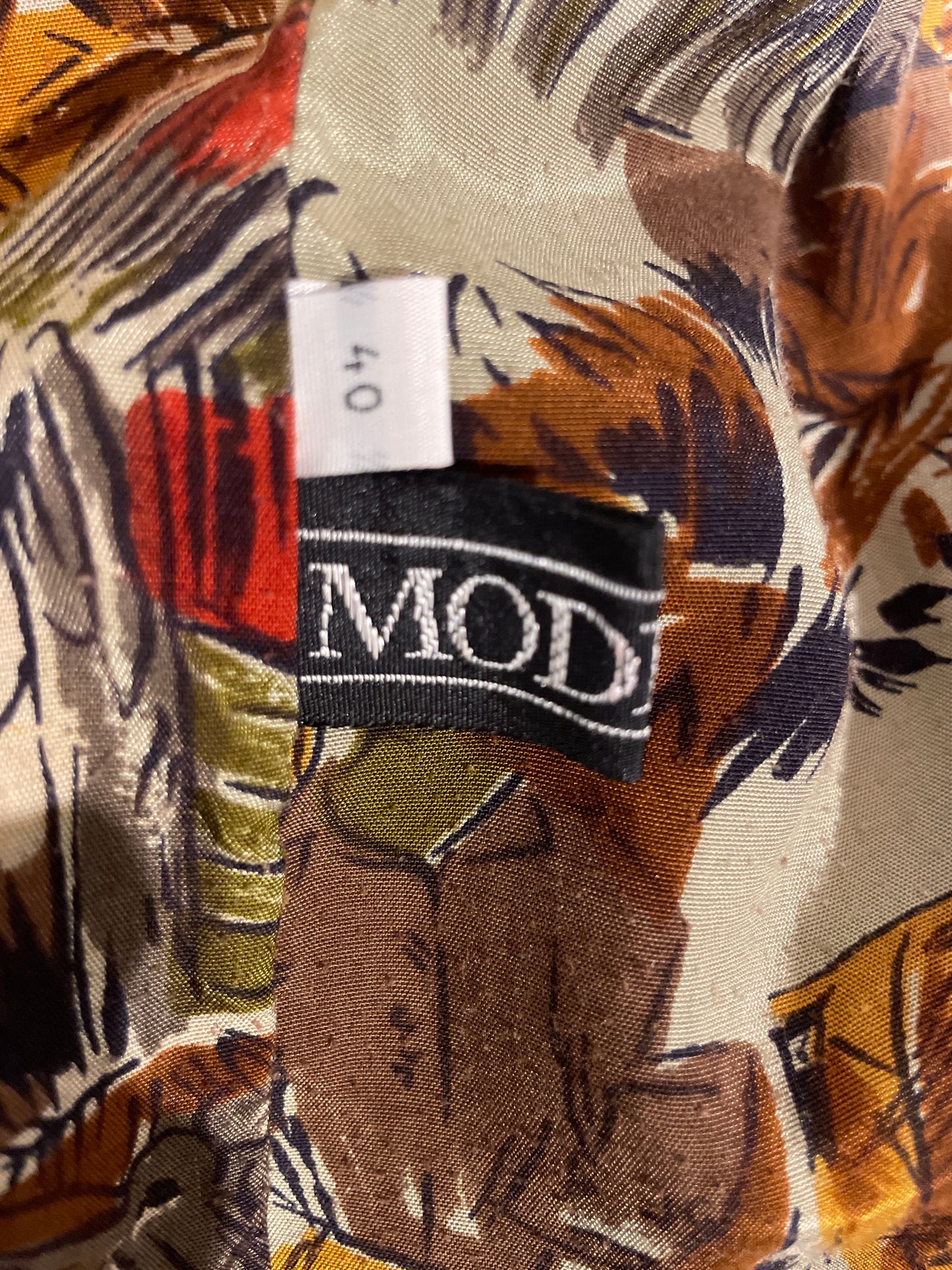 ♻️Unik rød Vintage drakt i lammeskinn- str 40- Tilstand- Normal, ingen flekker eller hull!