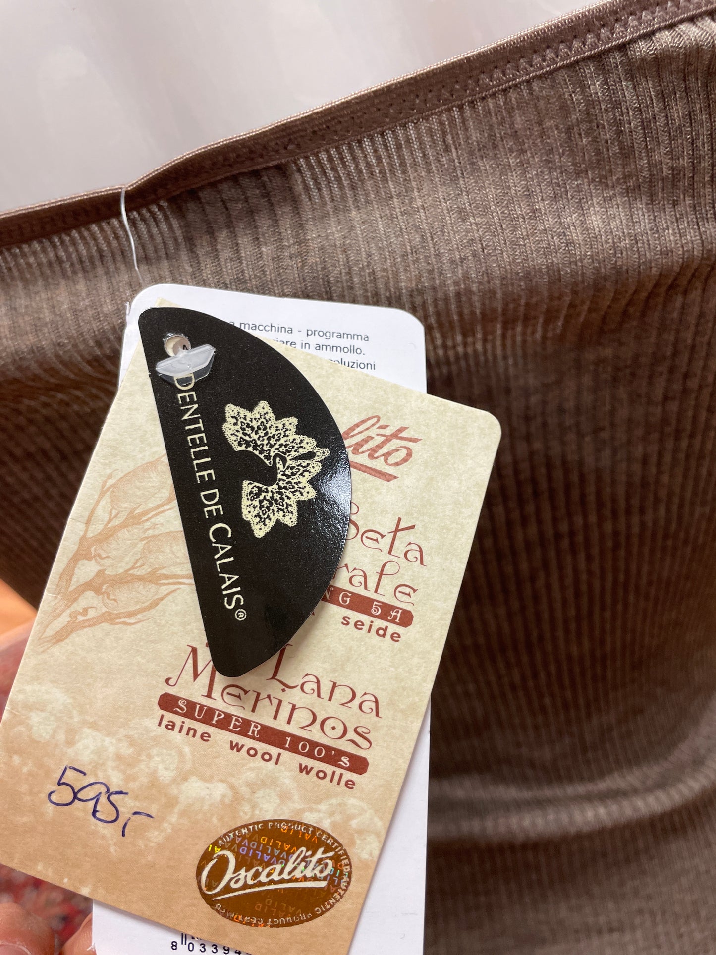 🆕Ubrukt Ull/silke topp i str S,M og L. Tilstand: Ny, med merkelappen på!