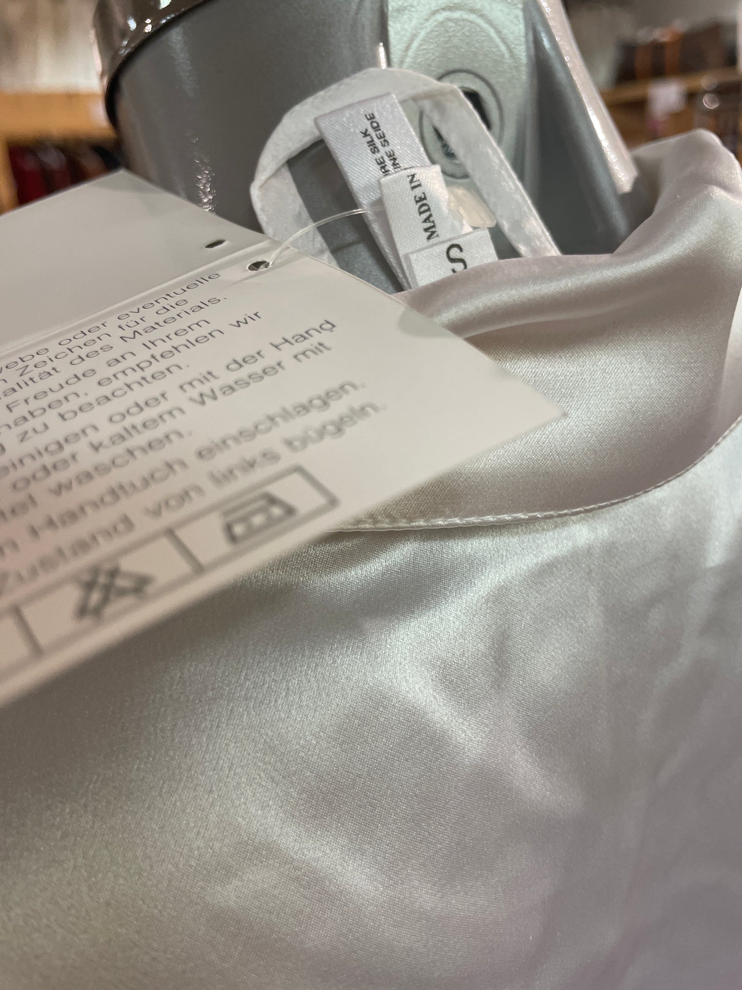 🆕Ubrukt silkedrakt str S,M og XL. Tilstand: Ny, med merkelappen på!