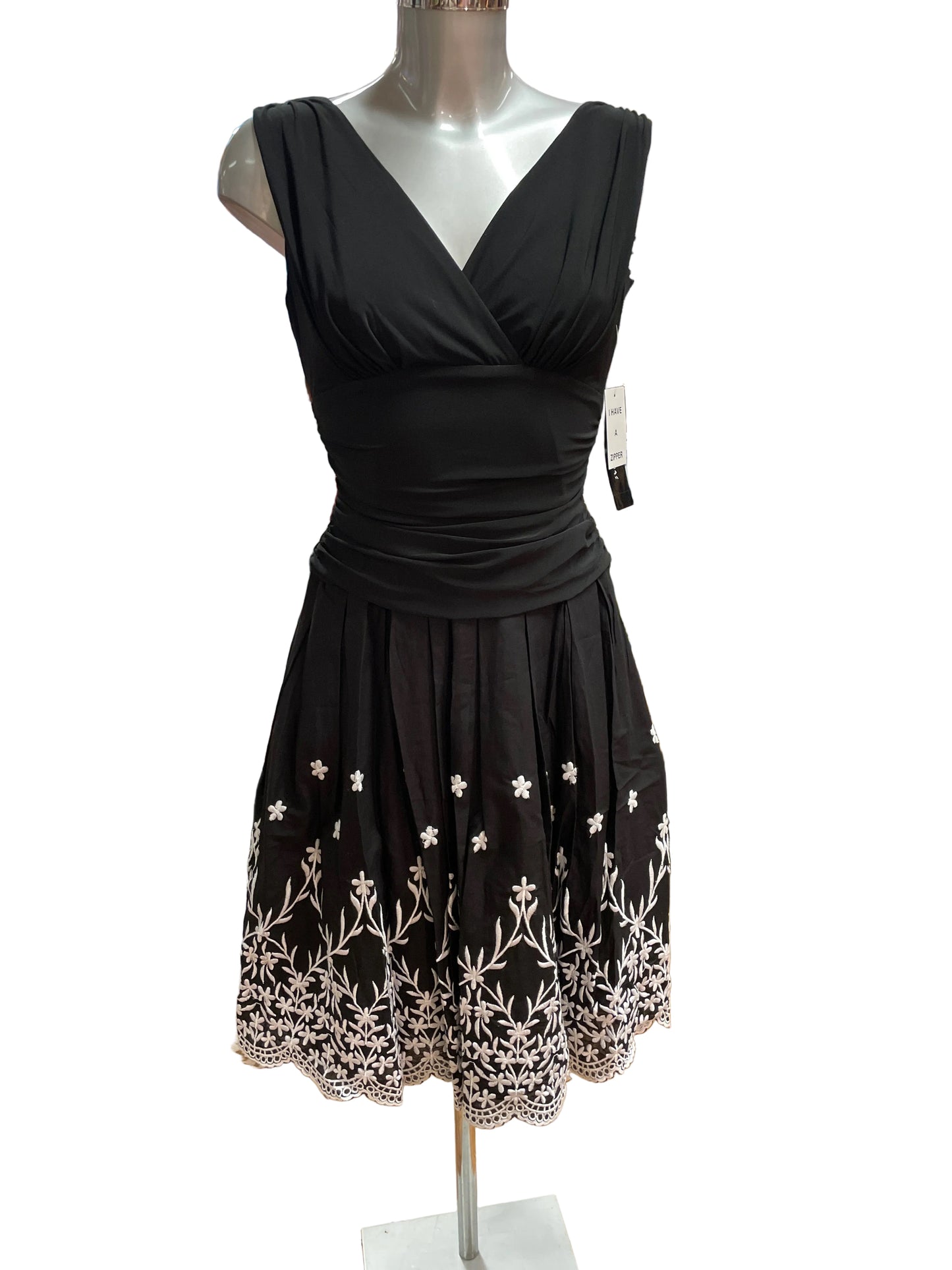 🆕Ubrukt Vintage kjole str 6(ca M) Nydelig passform! Tilstand: Ny, med merkelappen på!