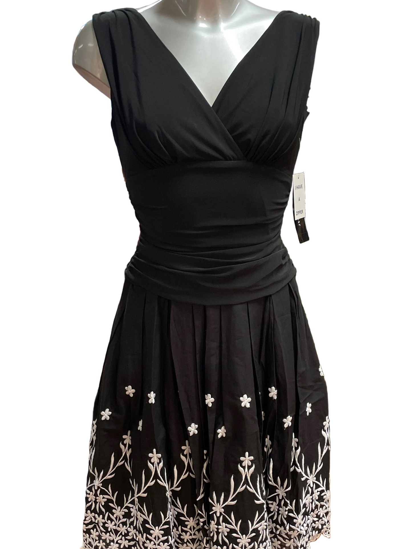 🆕Ubrukt Vintage kjole str 6(ca M) Nydelig passform! Tilstand: Ny, med merkelappen på!