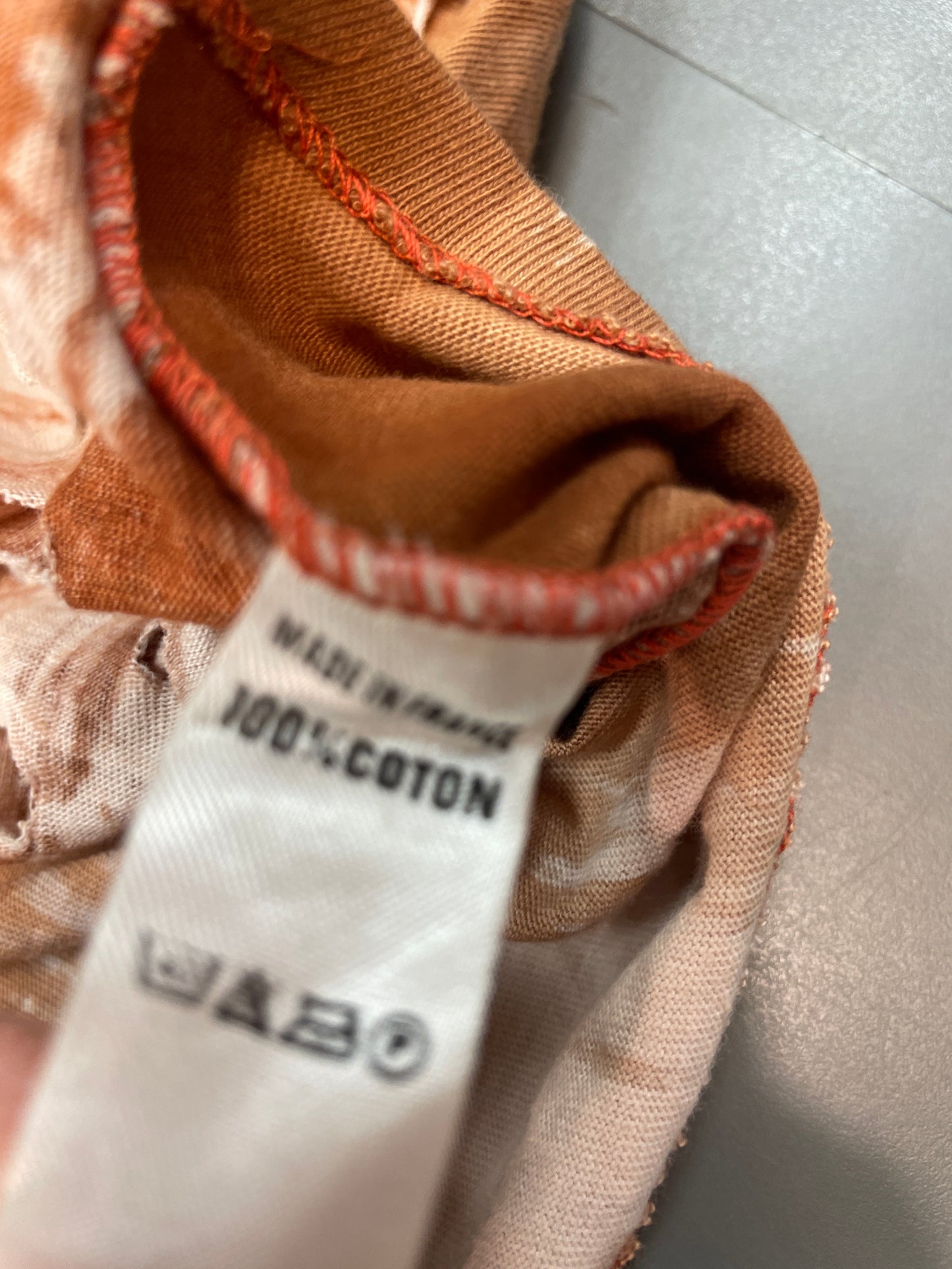 ♻️ Vintage topp! Kjempekul topp i brunt .hull i hele fronten. Tilstand: Veldig god – ingen hull, flekker eller synlig slitasje