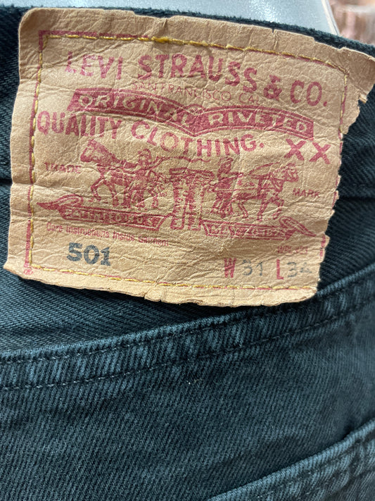 ♻️vintage Levi’s 501 shorts. Str 31/34. Tilstand: Brukt – normal slitasje, ingen hull eller større merker