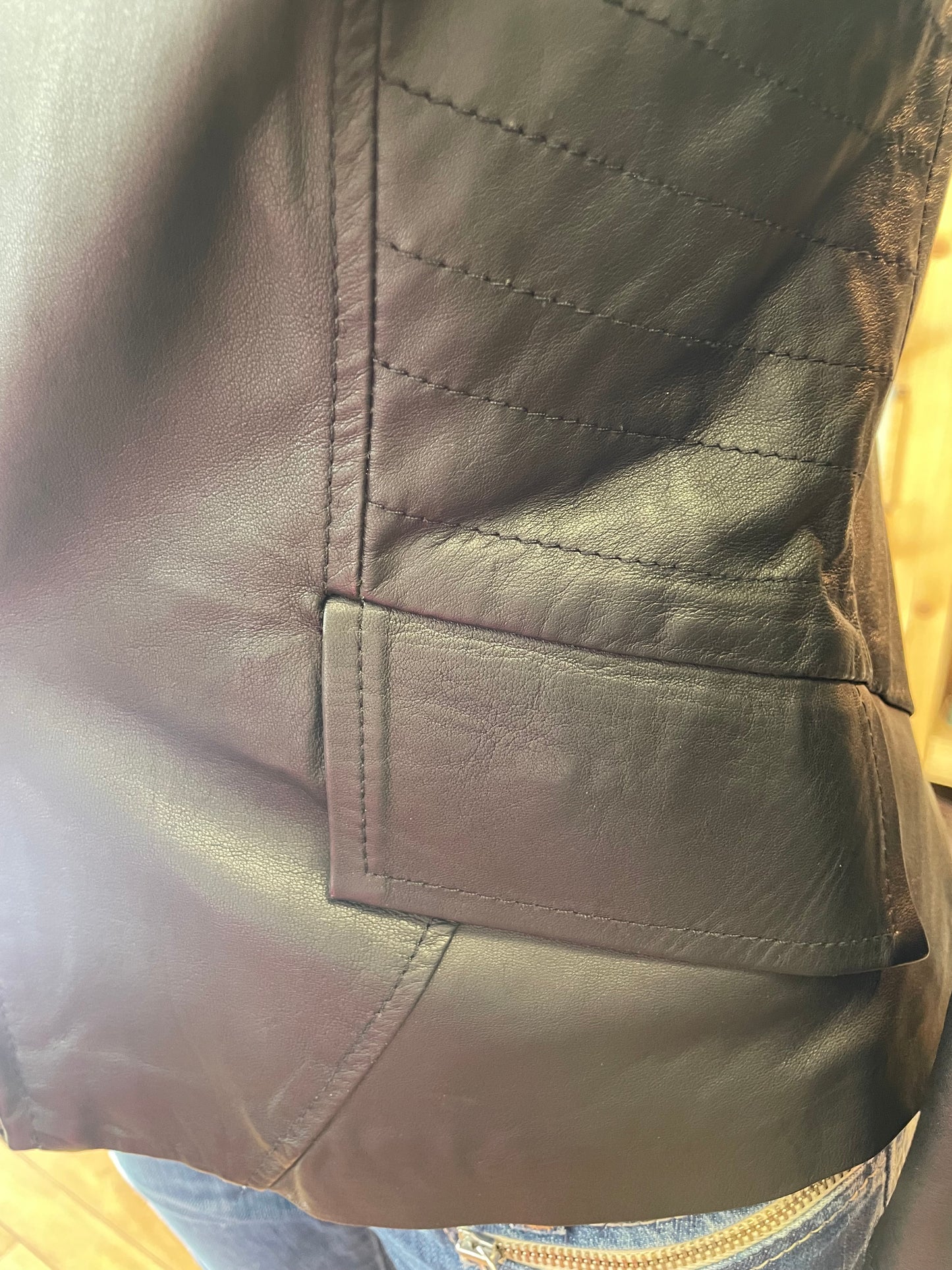♻️Svart Italiensk skinnjakke fra Vera Pelle Strl 42(liten)