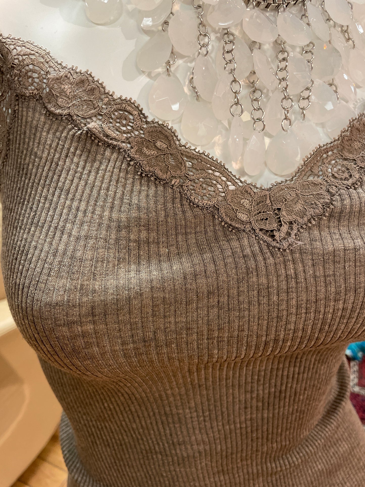 🆕Ubrukt Ull/silke topp i str S,M og L. Tilstand: Ny, med merkelappen på!