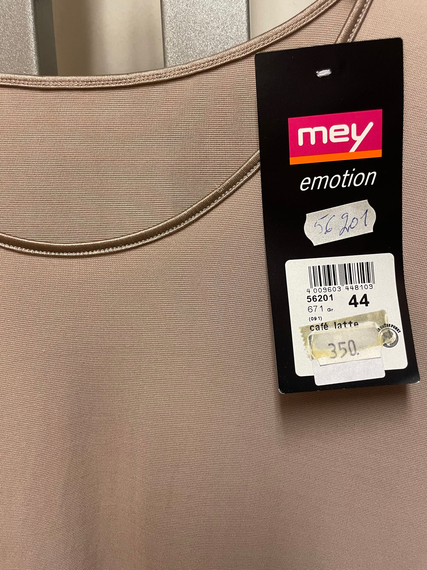 🆕 Beige T-skjorte fra Mey strl 44