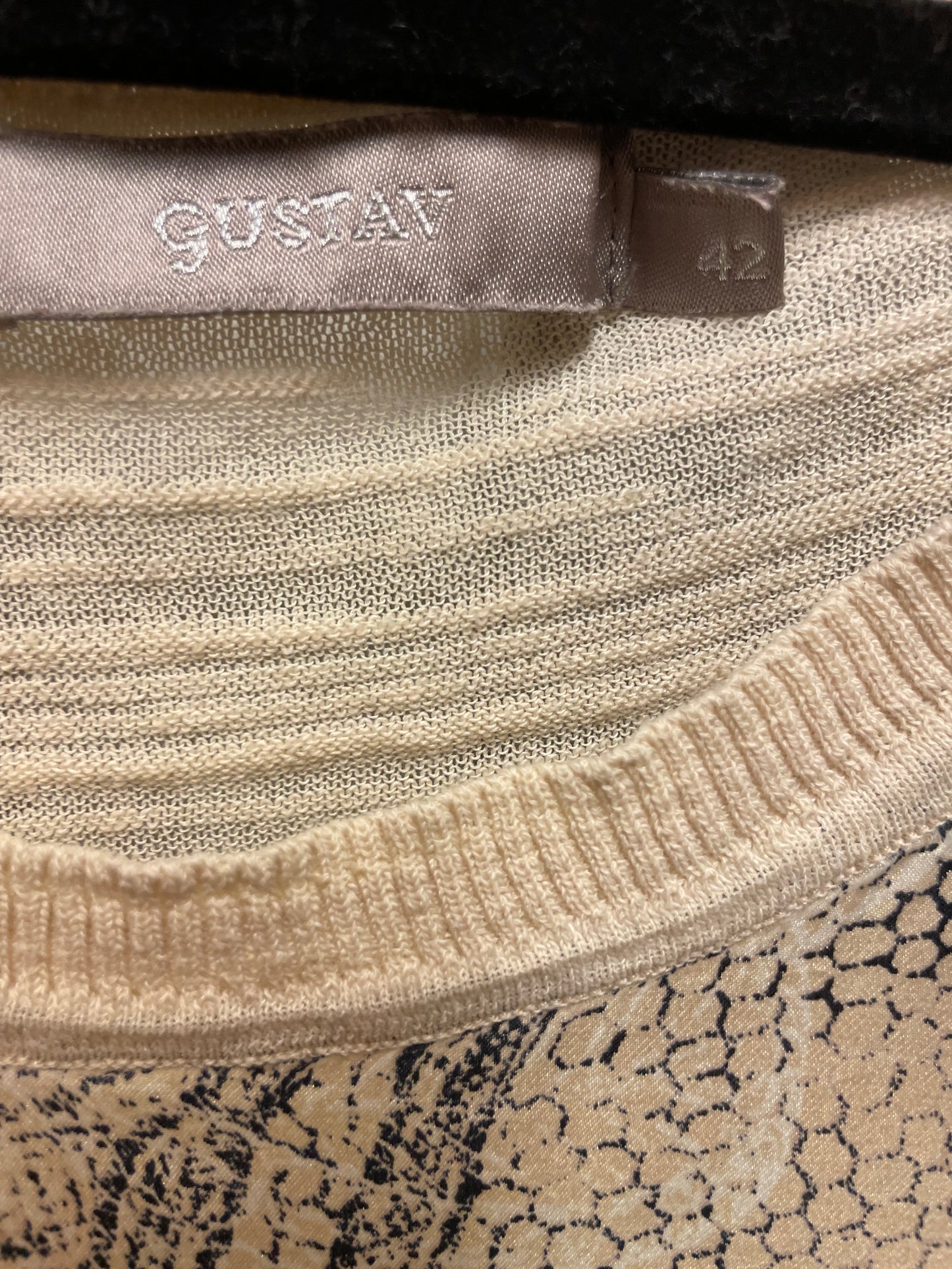 ♻️beige topp fra Gustav strl 42. Silke og bomull