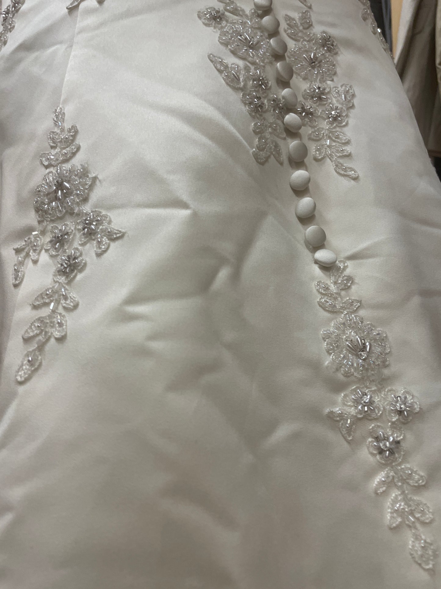 🆕Ubrukt Brudekjole fra Venus str 44. Tilstand: Ny, med merkelappen på!