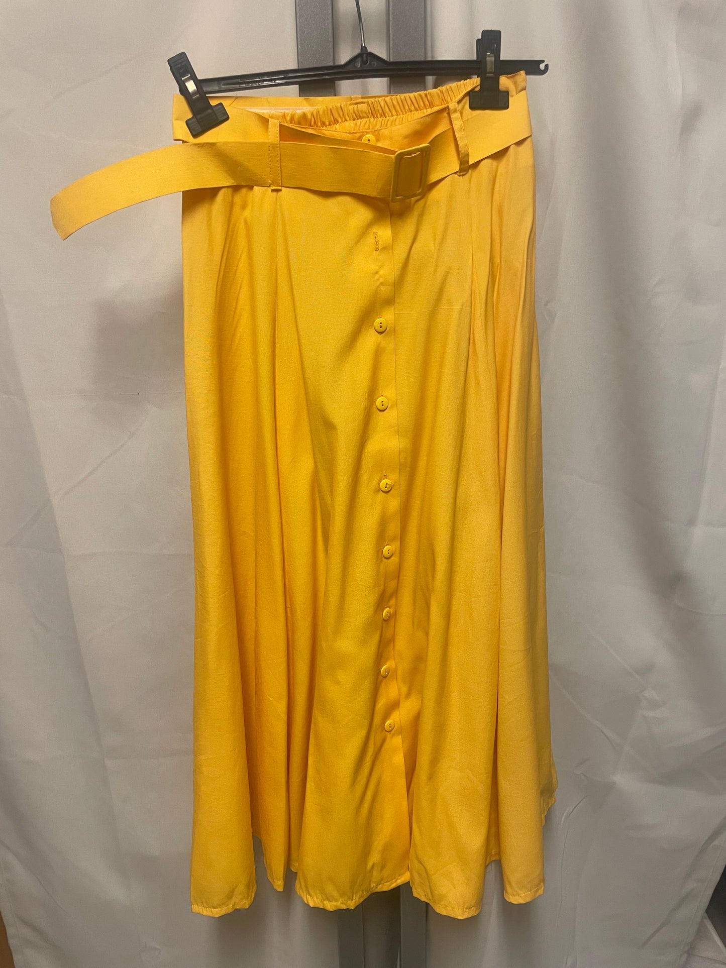 ♻️Vintage gult skjørt. Strl L(liten) med belte
