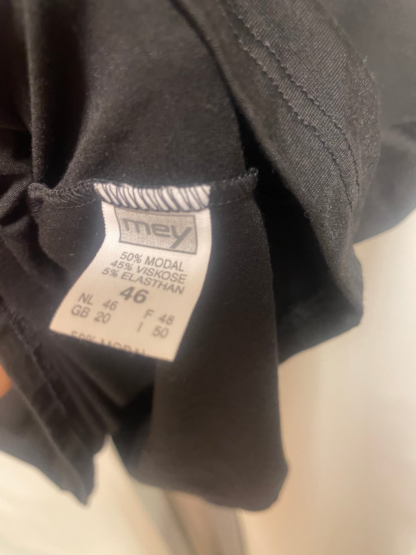 🆕Svart singlet fra Mey- ubrukt fra nedlagt butikk. Strl 46 og 44