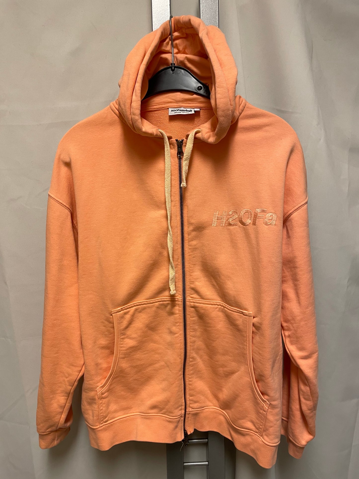 ♻️Orange hettejakke fra H2O Fagerholt. 90% bomull