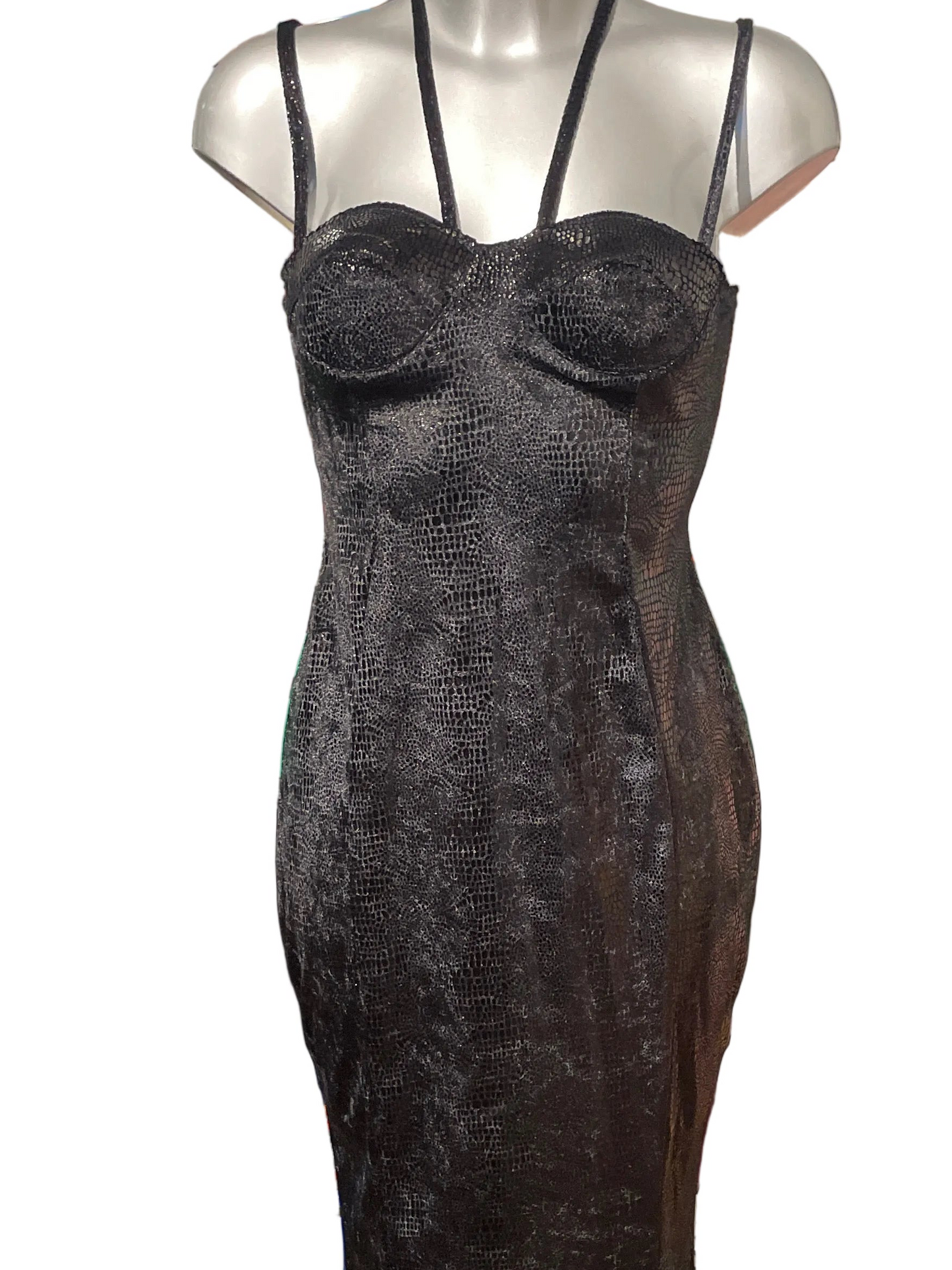 🆕 Vintage kjole fra nedlagt butikk! Kul slangemønstret svart kjole med stropper og innlegg! Str xs- Tilstand: Ny fra nedlagt butikk med merkelappen på!