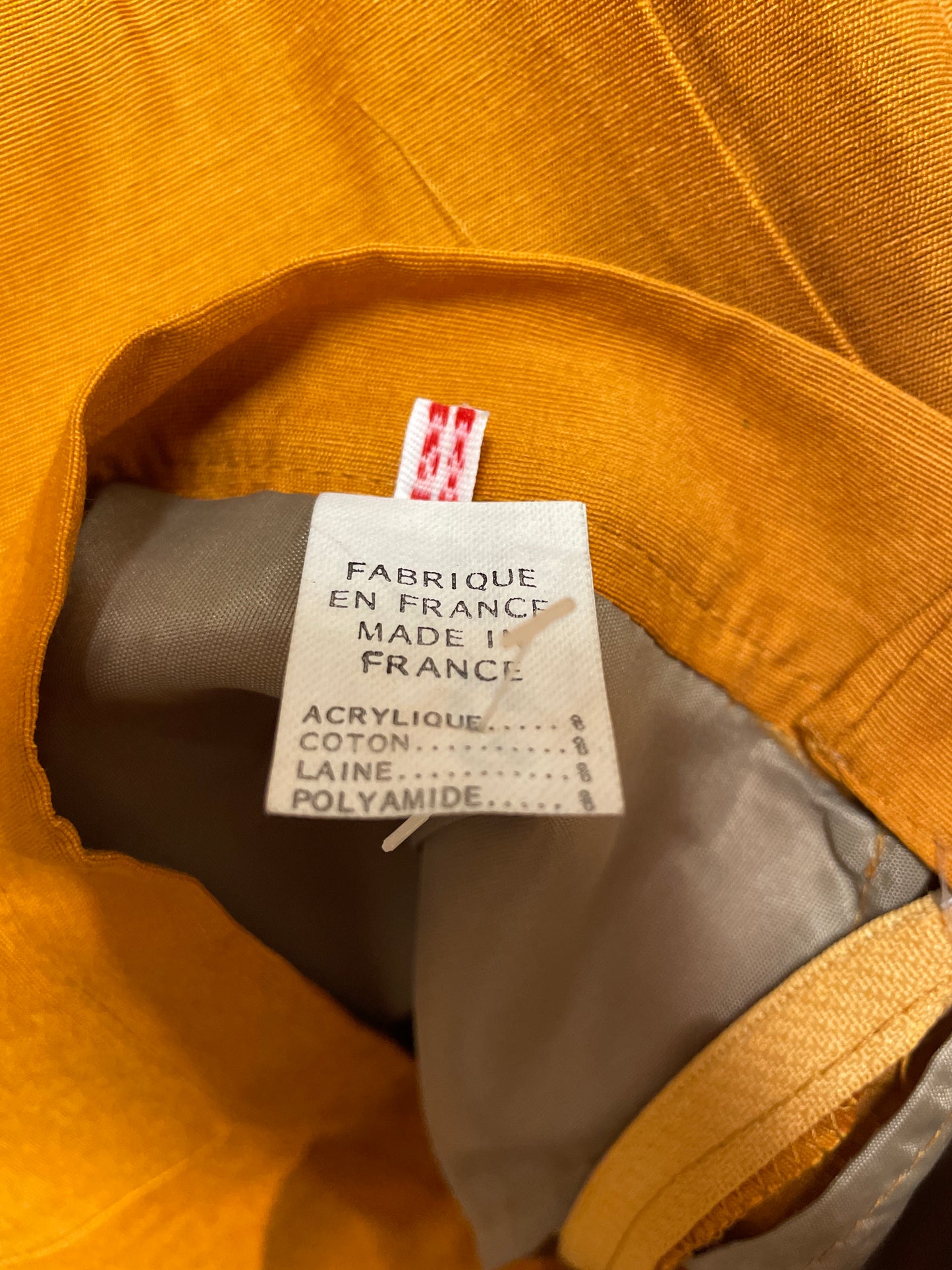 🆕Ubrukte Vintageskjørt i orange str 38 og 40- Tilstand: Ny, med merkelappen på!