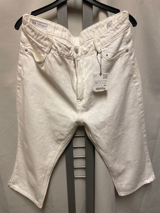 ♻️ hvit capri kortbukse fra Zara strl 44. Jeansstoff