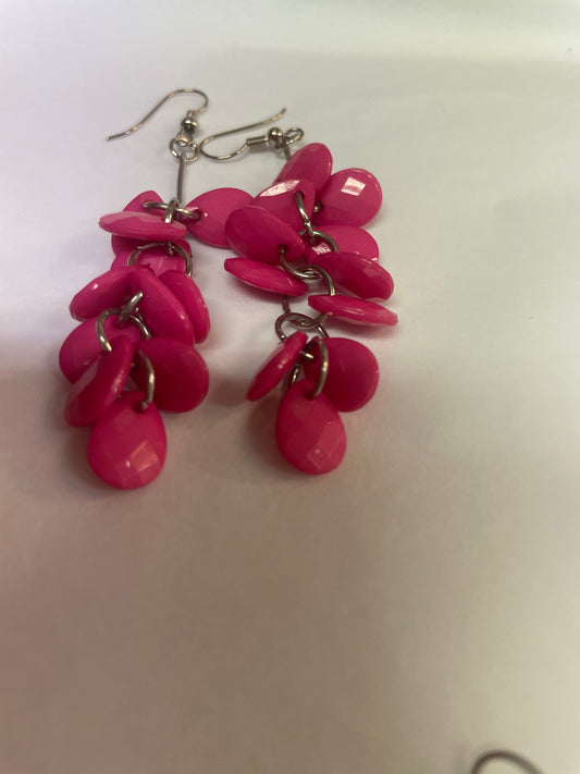 🆕Håndlaget sølvfarget mørk rosa farget øredobber- Tilstand: Nye, ubrukte!