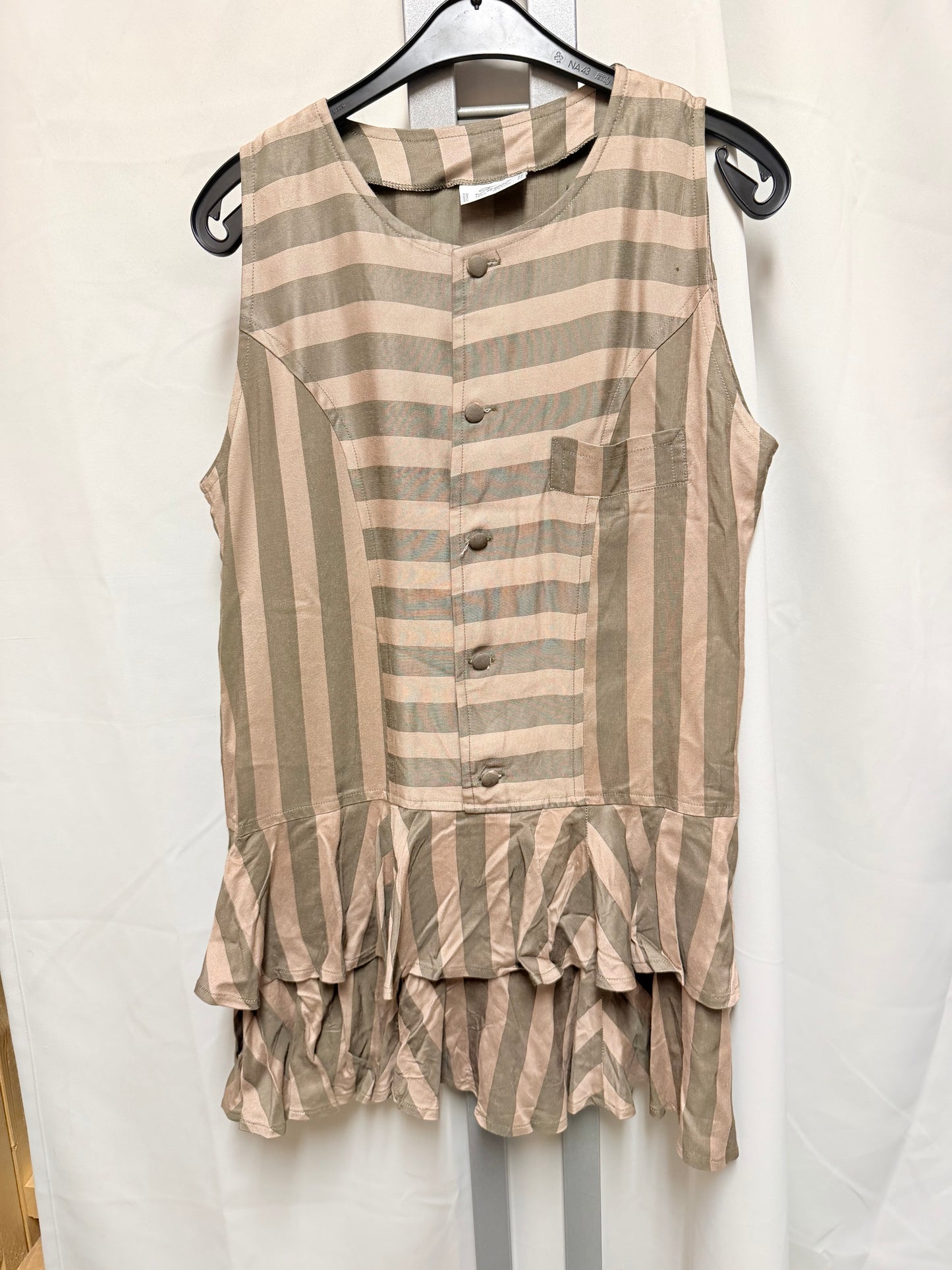 🆕Vintage topp/kjole fra nedlagt butikk. 100% bomull. Beige/grønne striper. Kan brukes som kort kjole eller lang topp