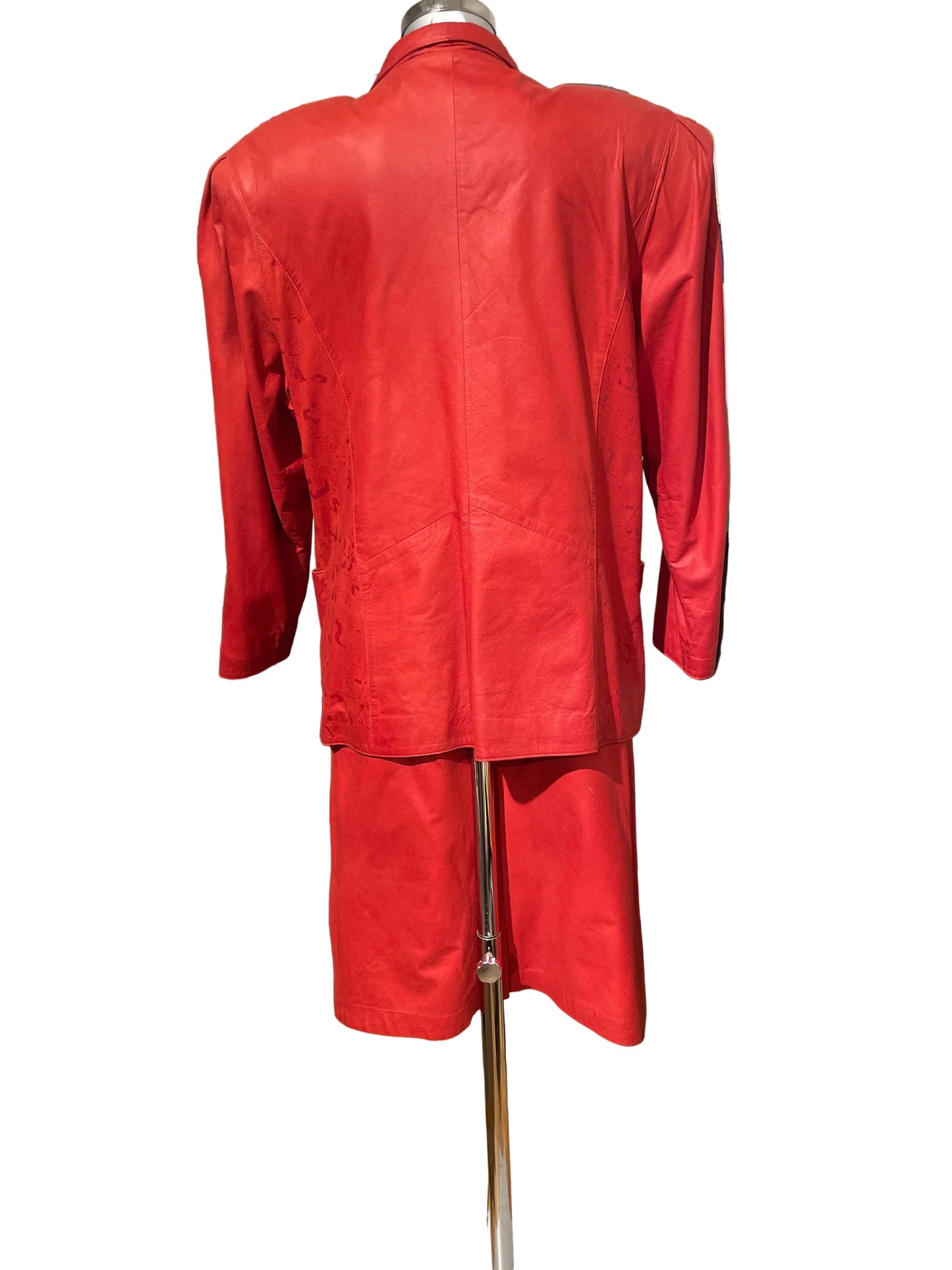 ♻️Unik rød Vintage drakt i lammeskinn- str 40- Tilstand- Normal, ingen flekker eller hull!