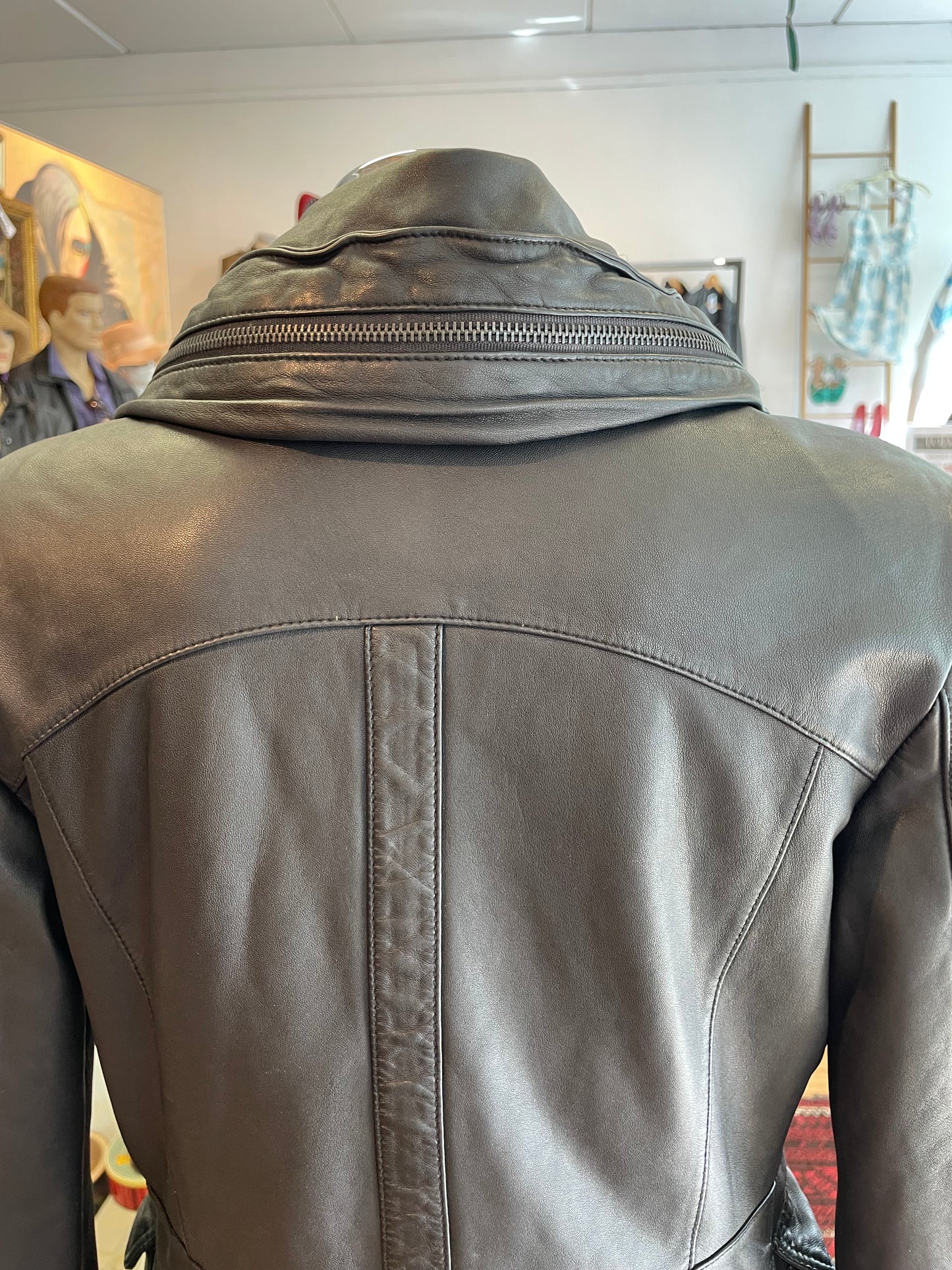 ♻️italiensk vintage skinnjakke strl 42