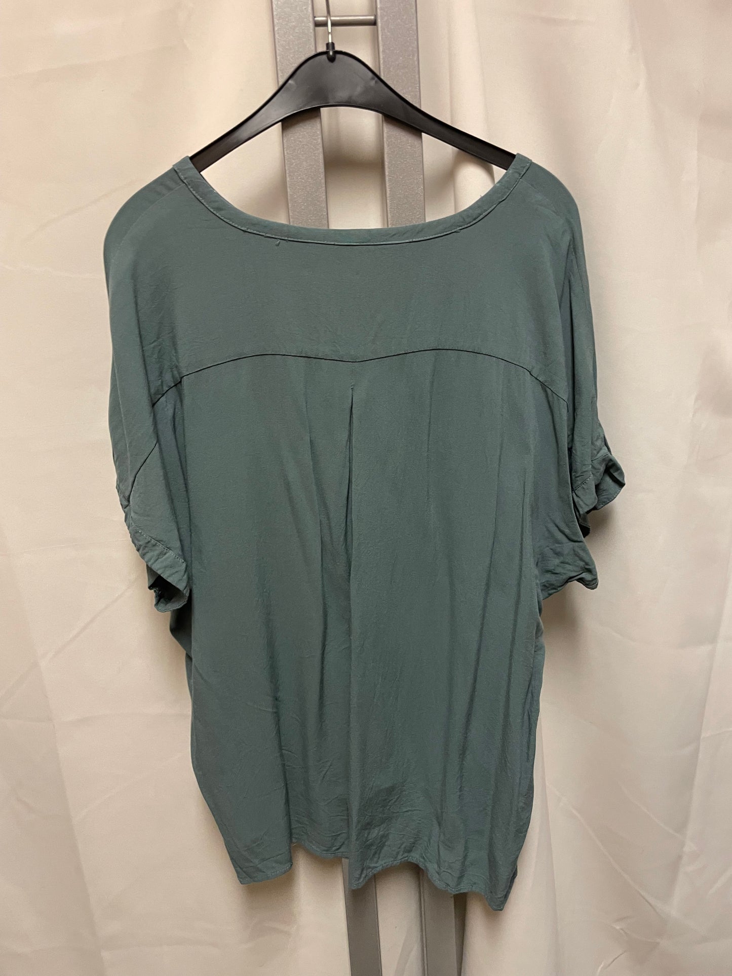 ♻️topp T-skjorte i grønn/grå farge. Strl XXL