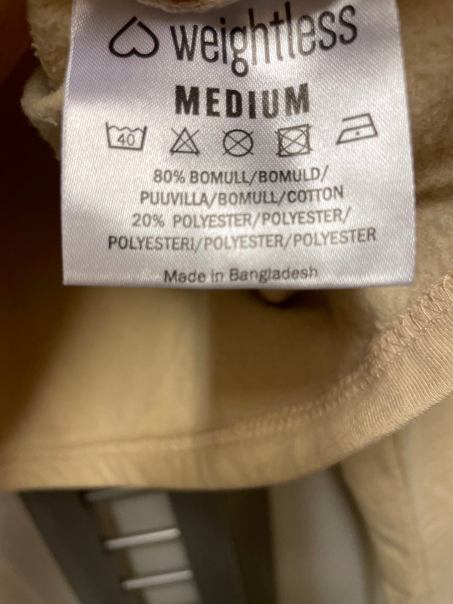 ♻️Beige kort genser strl M. Fra Weighless. 80% bomull