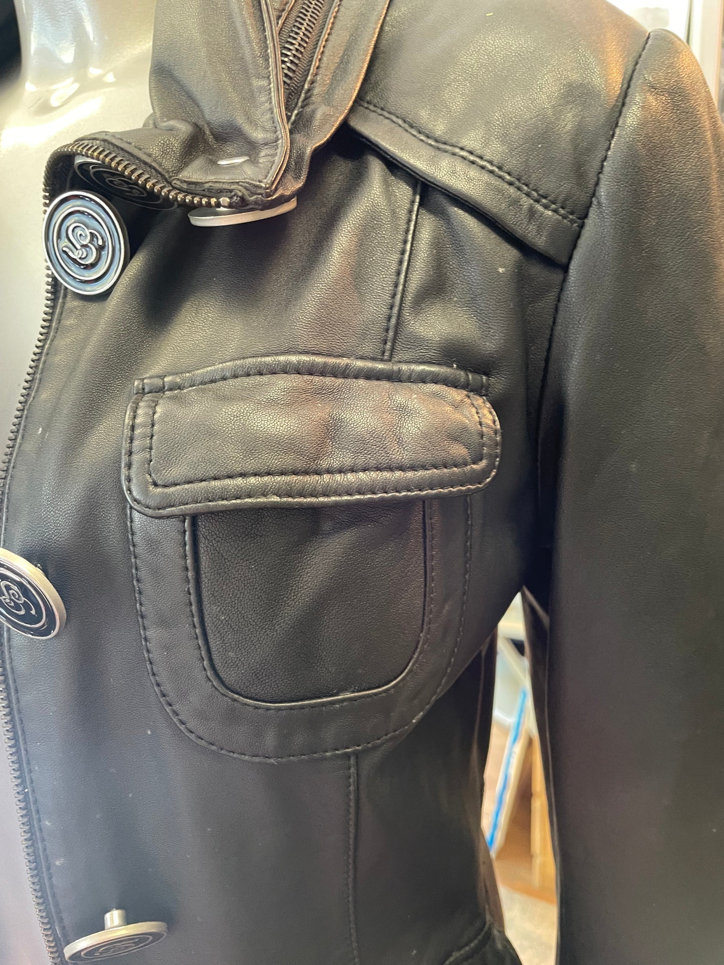 ♻️italiensk vintage skinnjakke strl 42