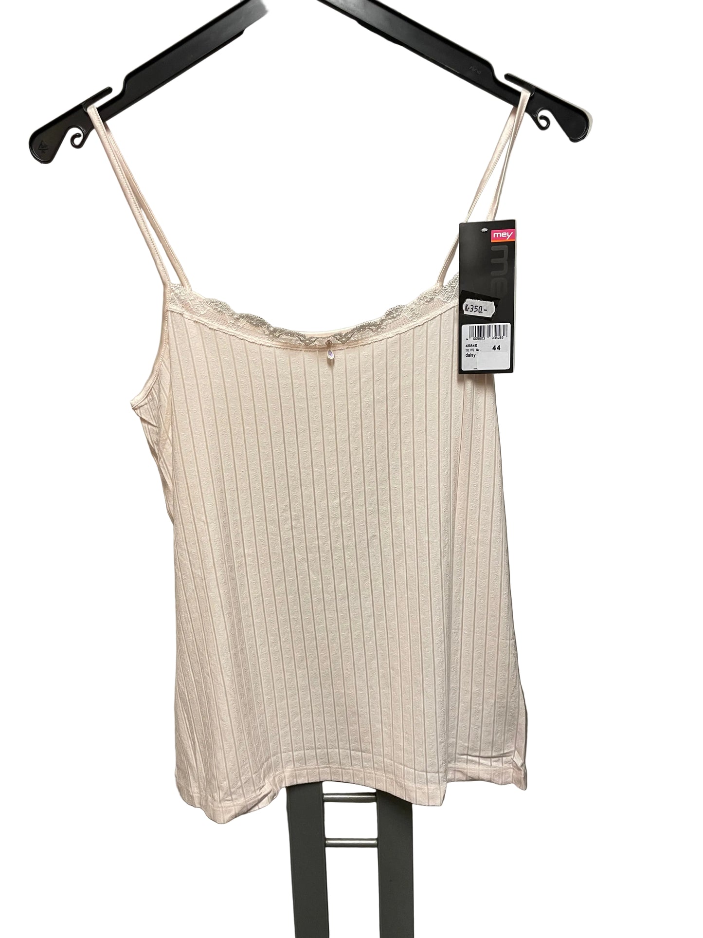 🆕dus rosa singlet fra Mey strl 44 og 46