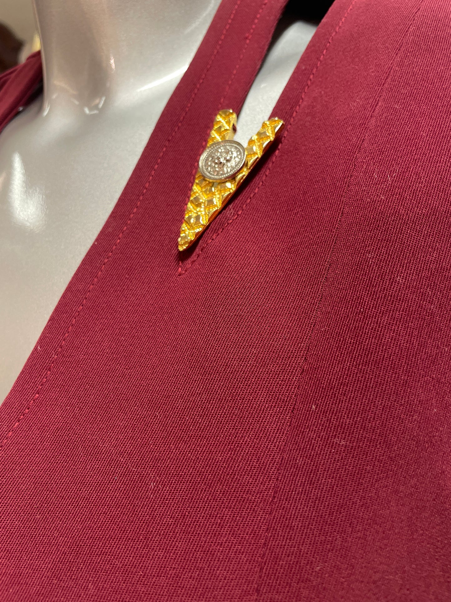 🆕Ubrukt klassisk Vintage drakt str 40- kun 1 igjen! Tilstand: Ny, med merkelappen på!