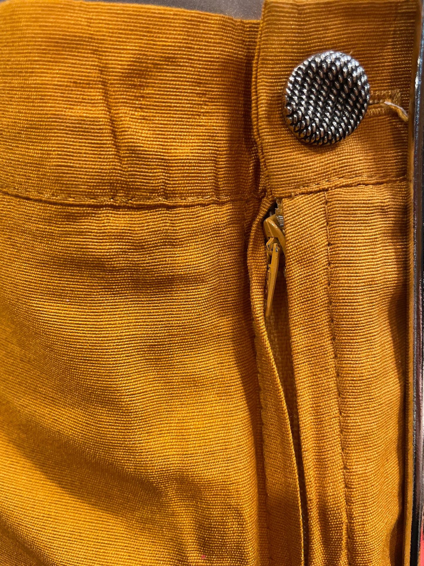 🆕Ubrukte Vintageskjørt i orange str 38 og 40- Tilstand: Ny, med merkelappen på!