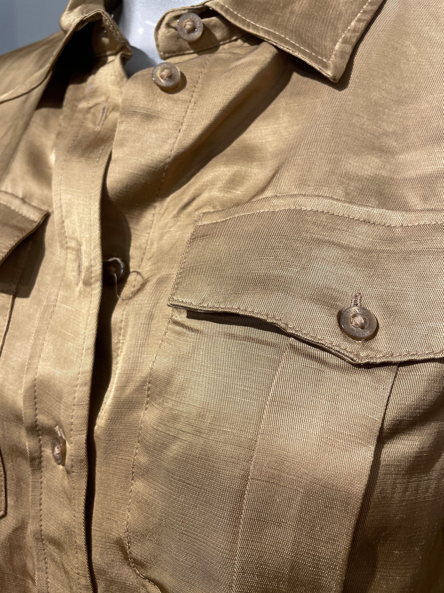 ♻️Second Hand Ralph Lauren bluse skjorte i brun skimmer. Str S. Tilstand;Veldig god, ingen hull, flekker eller synlig slitasje