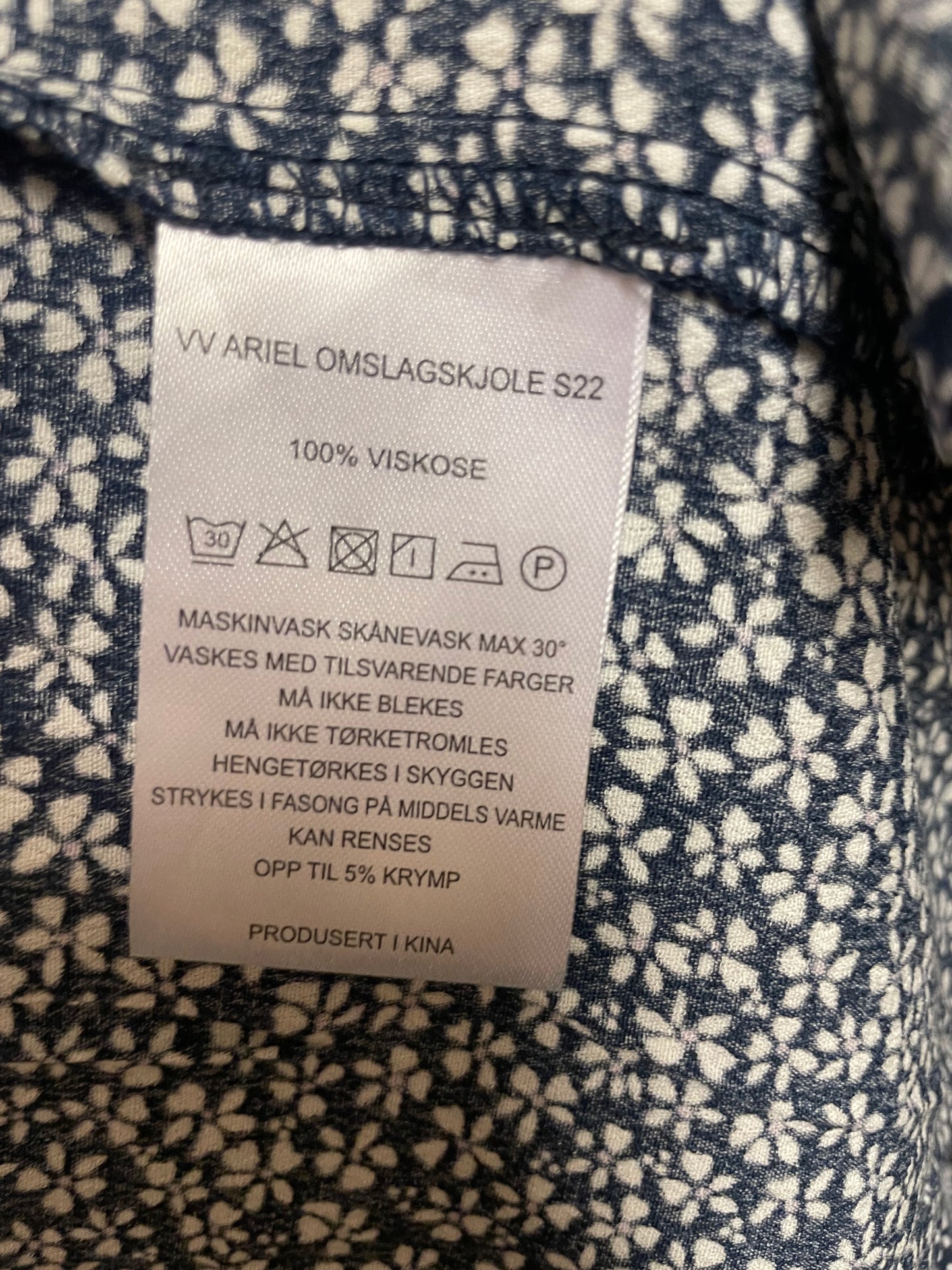 ♻️sommerkjole omslagskjole strl 36 fra Vavite.