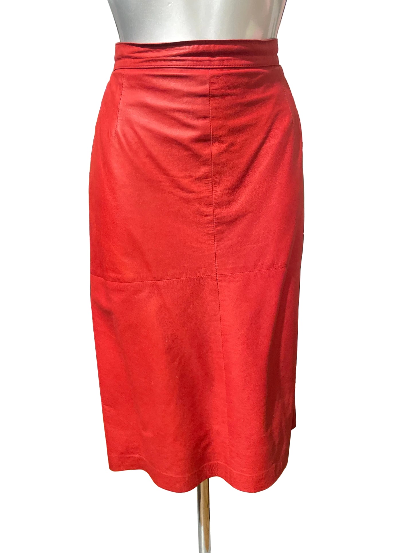 ♻️Unik rød Vintage drakt i lammeskinn- str 40- Tilstand- Normal, ingen flekker eller hull!