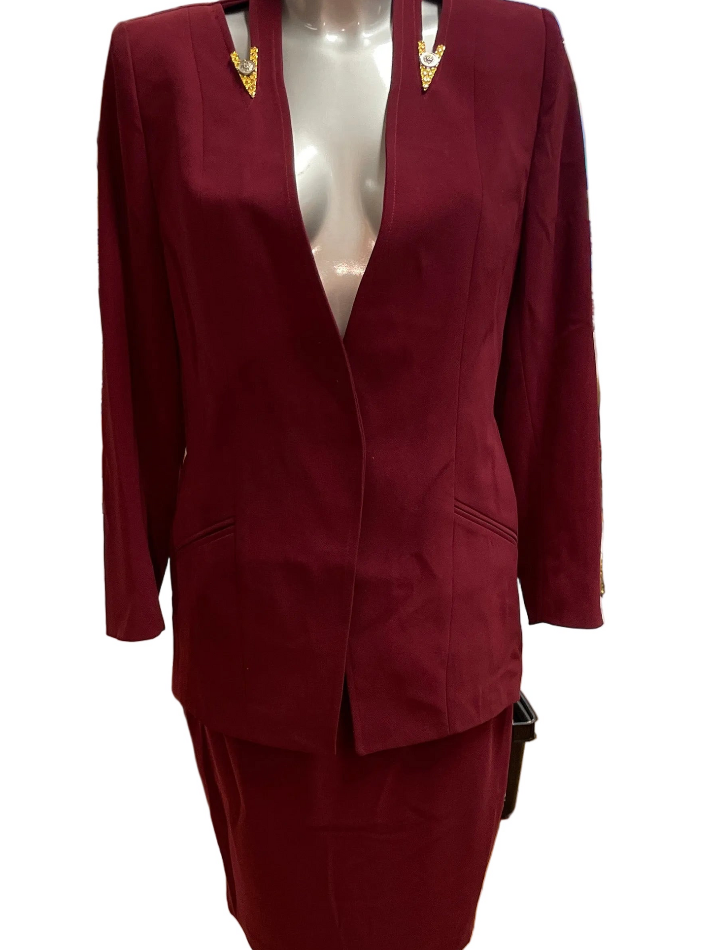 🆕Ubrukt klassisk Vintage drakt str 40- kun 1 igjen! Tilstand: Ny, med merkelappen på!