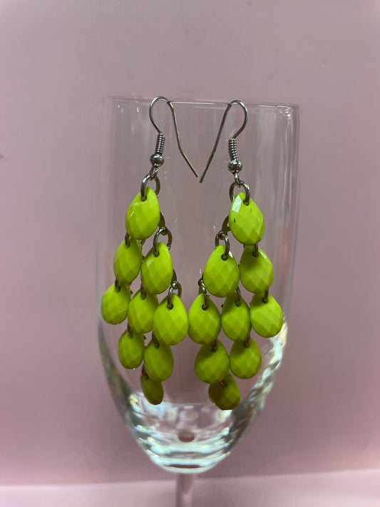 🆕Håndlaget grønne øredobber. Tilstand: Nye, ubrukte