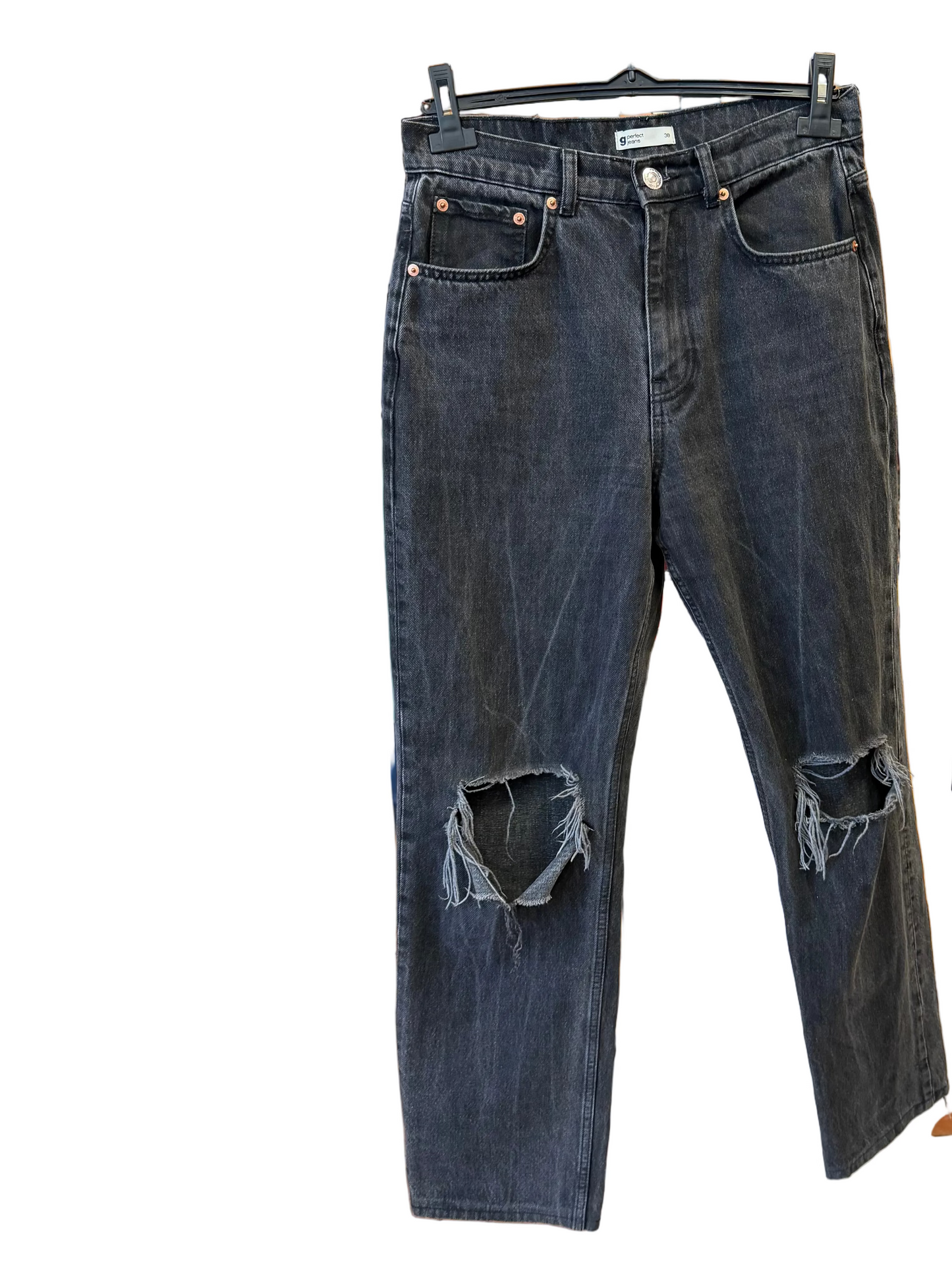 ♻️ Svart gina Tricot ripped jeans strl 38-