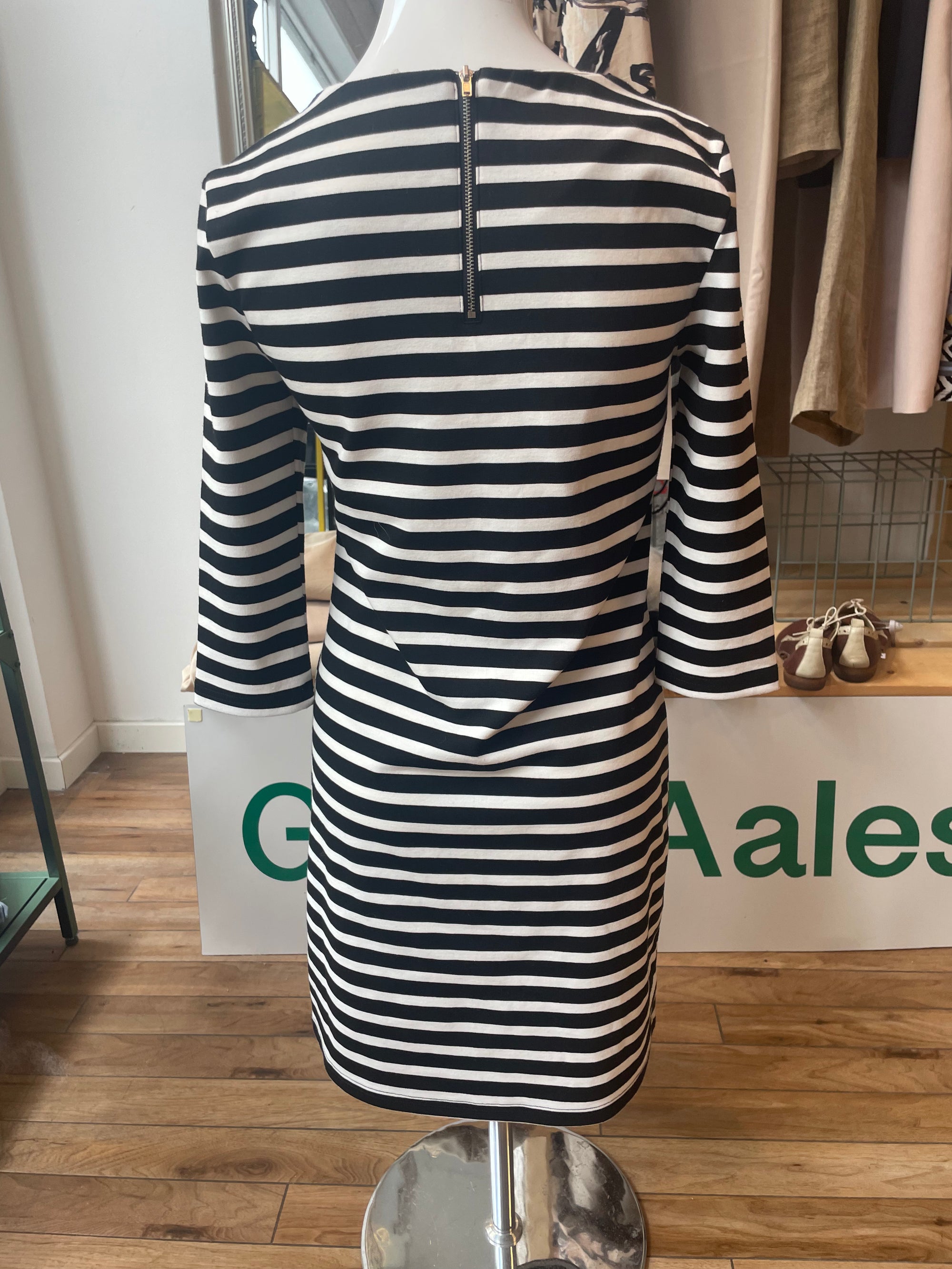 Stripet kjole midi fra Only str S