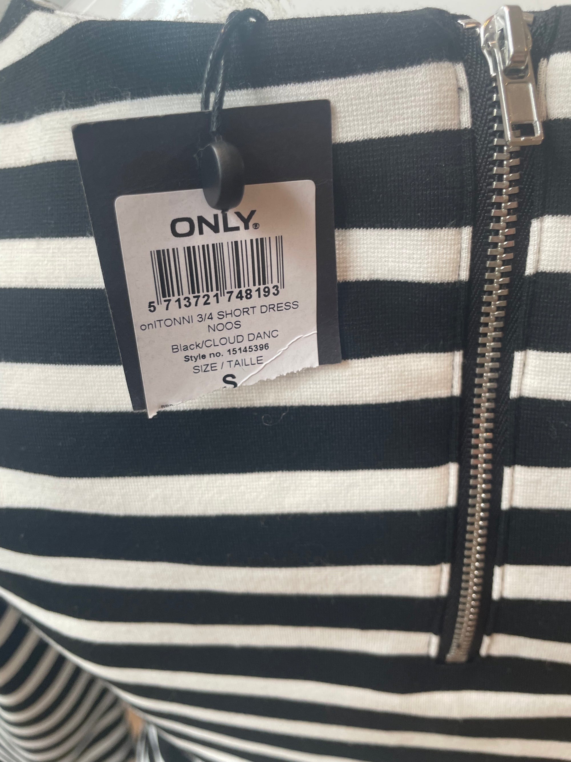 Stripet kjole midi fra Only str S
