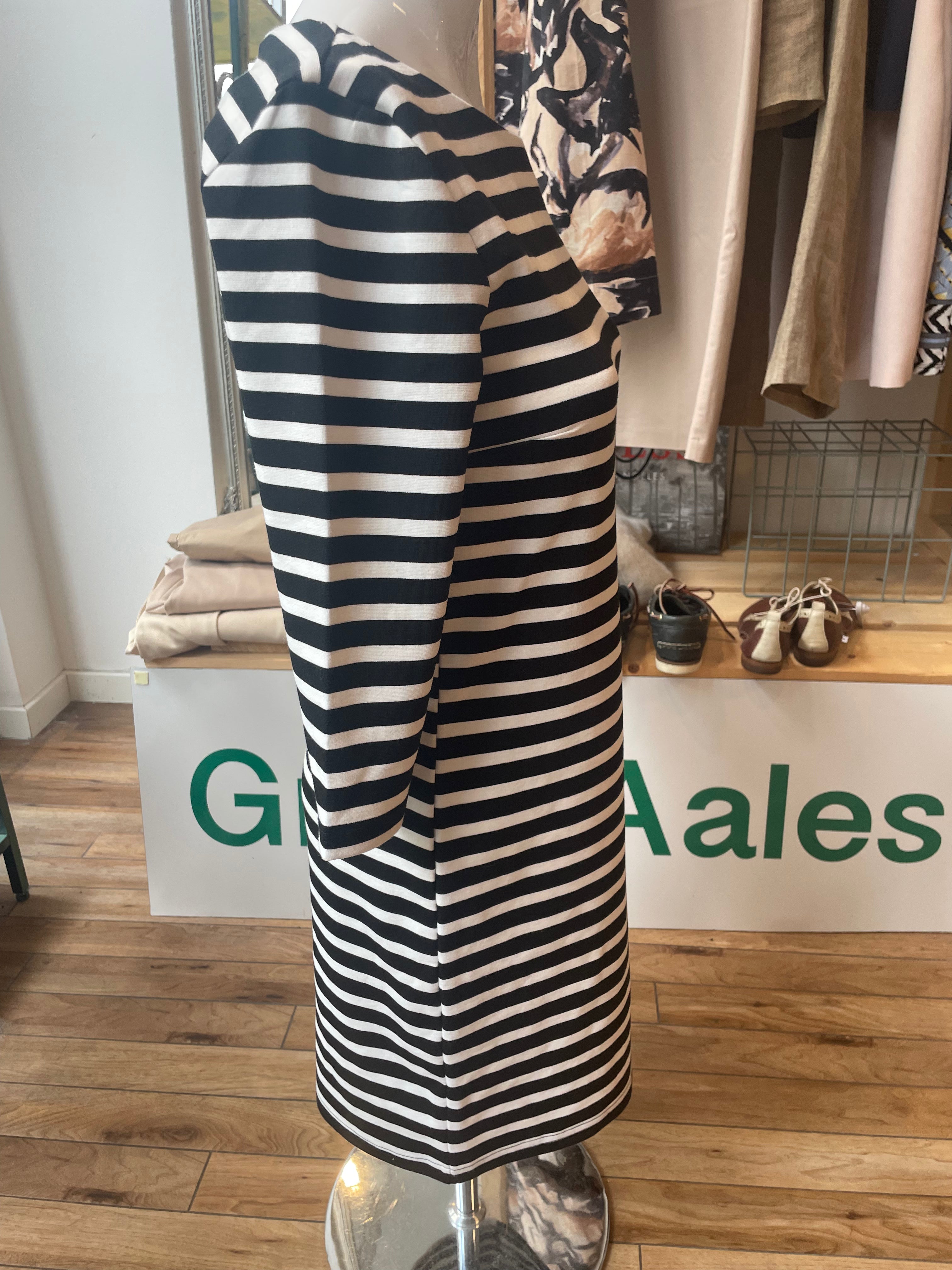 Stripet kjole midi fra Only str S