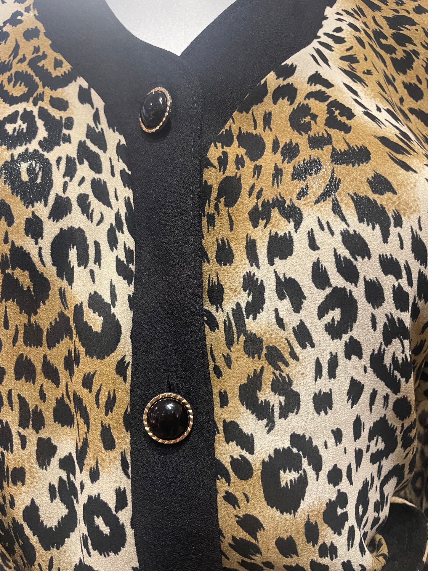 ♻️Kun 1! Unik Vintage bluse str 42- Tilstand: Veldig god – ingen hull, flekker eller synlig slitasje