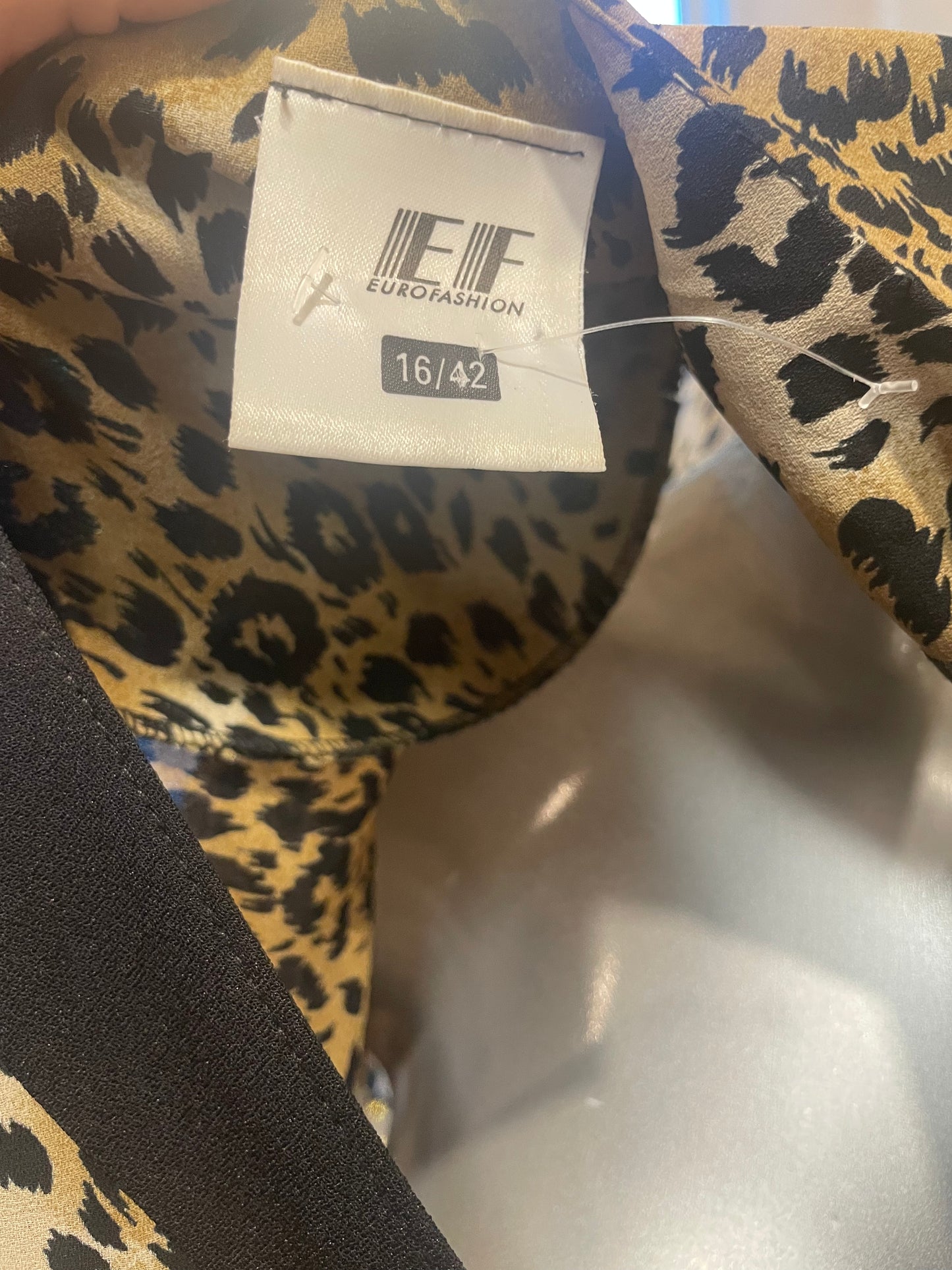 ♻️Kun 1! Unik Vintage bluse str 42- Tilstand: Veldig god – ingen hull, flekker eller synlig slitasje