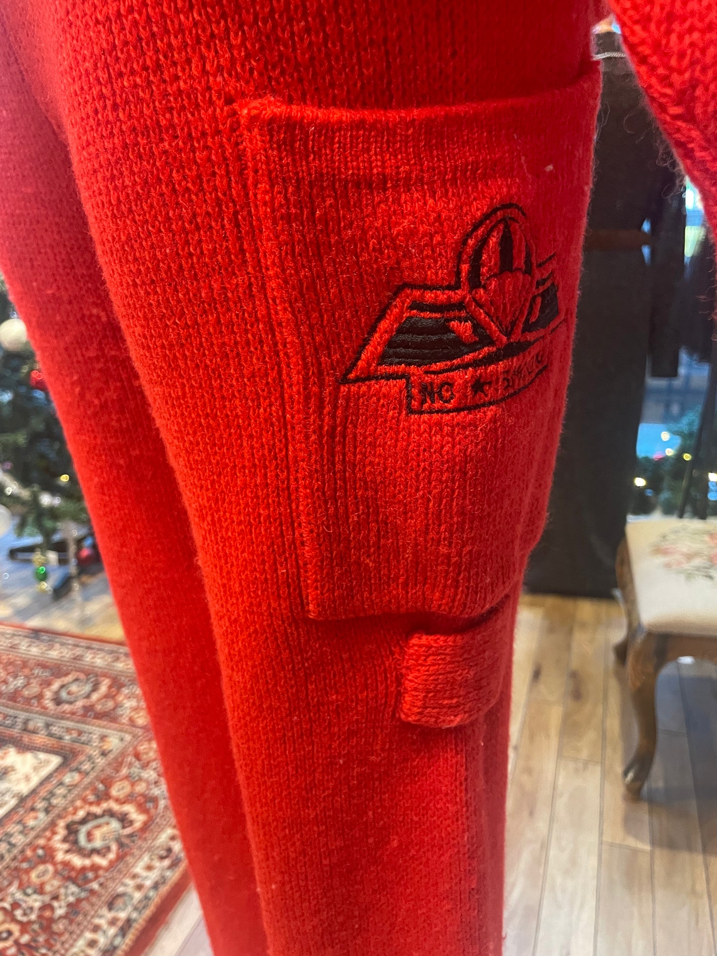 ♻️kun 1 av denne!Unik Vintage dress i ull! Str S- litt brukt, men for kul til å la gå!