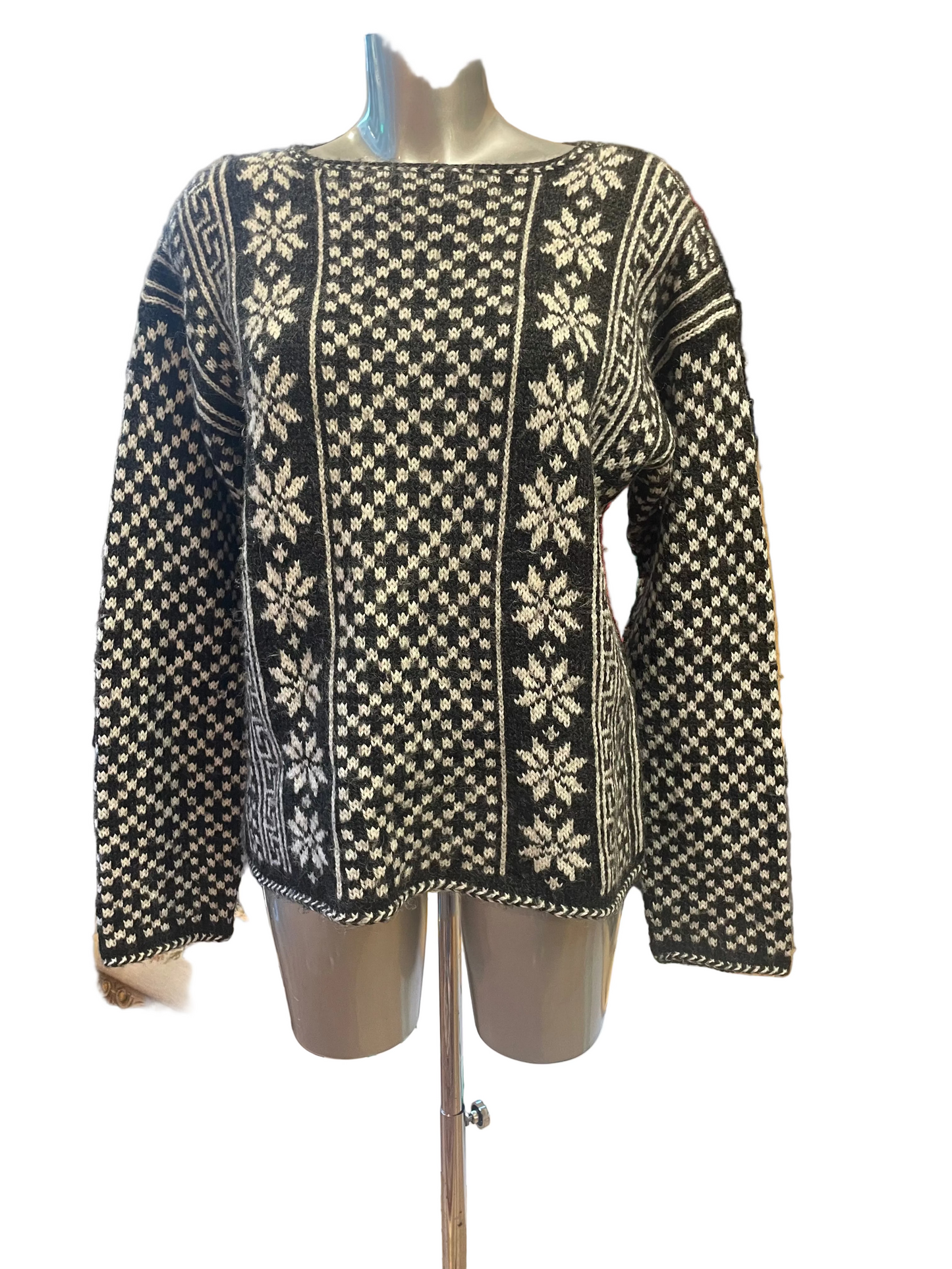 ♻️Kun 1 igjen! Vakker Vintage strikkagenser- ca str 40- lange ermer- hjemmestrikk tilstand: litt brukt, men altfor fin til å la gå!