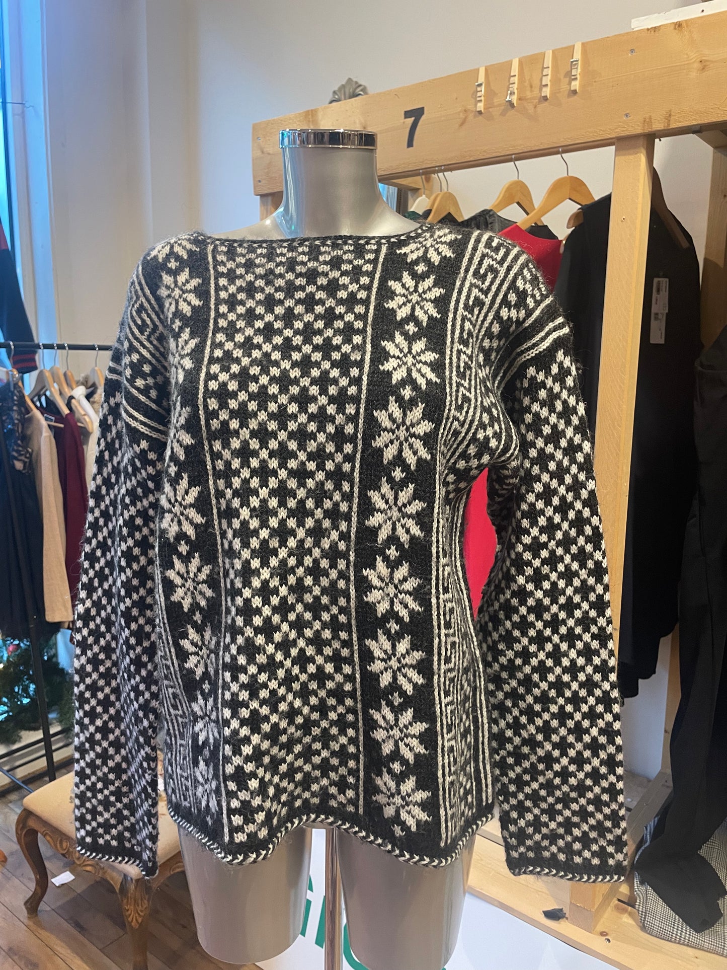 ♻️Kun 1 igjen! Vakker Vintage strikkagenser- ca str 40- lange ermer- hjemmestrikk tilstand: litt brukt, men altfor fin til å la gå!